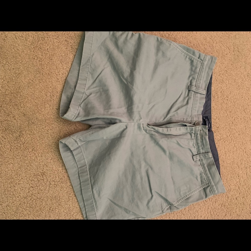 Nautica khaki shorts grey 32”